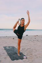 Cargar imagen en el visor de la galería, Yoga Mat Ultra Absorbente y Antideslizante | Eco-friendly y con Bolsa Porta Mat de Regalo