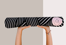 Cargar imagen en el visor de la galería, Yoga Mat Ultra Absorbente y Antideslizante | Eco-friendly y con Bolsa Porta Mat de Regalo