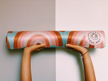 Cargar imagen en el visor de la galería, Yoga Mat Ultra Absorbente y Antideslizante | Eco-friendly y con Bolsa Porta Mat de Regalo
