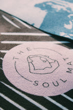 Cargar imagen en el visor de la galería, Yoga Mat Ultra Absorbente y Antideslizante | Eco-friendly y con Bolsa Porta Mat de Regalo