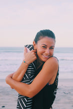 Cargar imagen en el visor de la galería, Yoga Mat Ultra Absorbente y Antideslizante | Eco-friendly y con Bolsa Porta Mat de Regalo