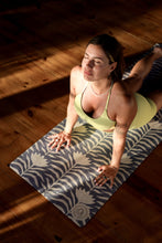 Cargar imagen en el visor de la galería, Yoga mat MORA
