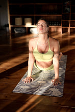 Cargar imagen en el visor de la galería, Yoga mat MORA

