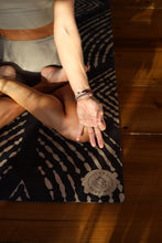 Cargar imagen en el visor de la galería, Yoga mat ULURU
