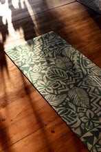Cargar imagen en el visor de la galería, Yoga mat TORTUGUERO
