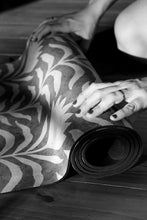 Cargar imagen en el visor de la galería, Yoga mat MORA
